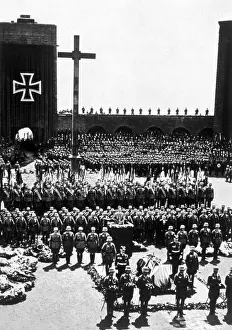 Hindenberg: Memorial services for Paul von Hindenberg, ?