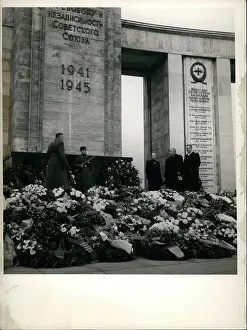 Dengin: Memorials - Monuments - Museums - Parks - Statues