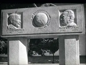 Lumiere: Memorials - Monuments - Museums - Parks - Statues