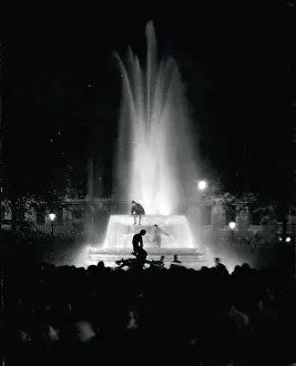 Revellers: Memorials - Monuments - Museums - Parks - Statues
