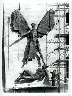 30ft: Memorials - Monuments - Museums - Parks - Statues