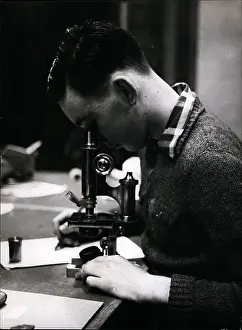 Microscopes: Memorials - Monuments - Museums - Parks - Statues