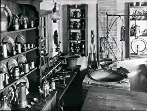 Apotheke: Memorials - Monuments - Museums - Parks - Statues
