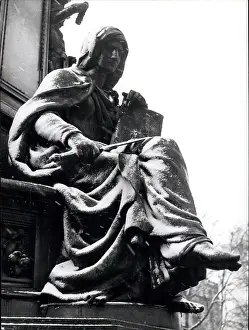 Topic: Memorials - Monuments - Museums - Parks - Statues