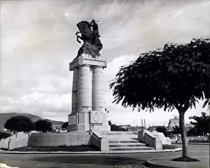 Footing: Memorials - Monuments - Museums - Parks - Statues
