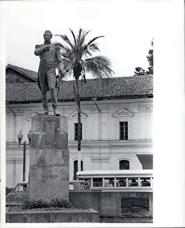 Quito: Memorials - Monuments - Museums - Parks - Statues