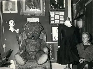 Piaf: Memorials - Monuments - Museums - Parks - Statues