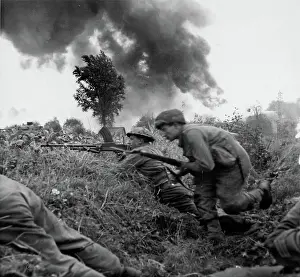 Bren: Men of the 2nd Derbyshire Yeomanry taking cover