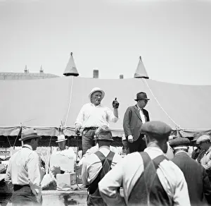 Auctioneer: Men - Auction - Occupations - Farmers