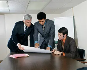 Multicultural: Men Business Meeting Office Multicultural