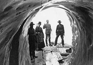 Grindelwald: Men in front of a cave in Grindelwald