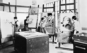 Educate: Men at a drawing class