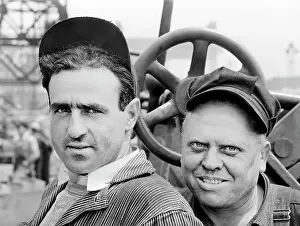 Shipyards: men - employment and labor - ship building - WW2