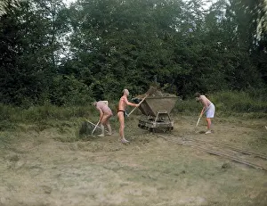 Thong: MEN AT HOLIDAY CAMP
