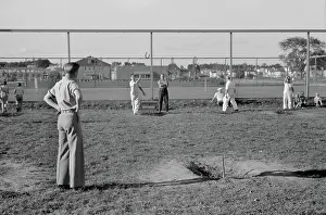 Pitching: Men - horseshoes - recreation