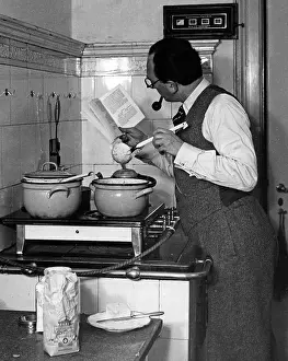 Housekeeping: Men on household chores until 1990