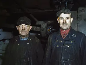 Roundhouse: men - occupations - railroad - Chicago