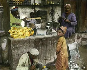 Peddlers: Men producing lanterns