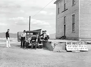 Picketers: Men - Strikes - Protest - Miners