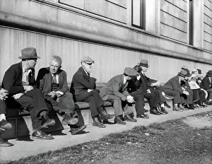 Information Us: Men - Unemployment - Social Issues - Economic Depression