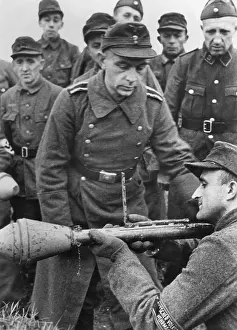 Instructs: Men of the Volkssturm during the training, 1944
