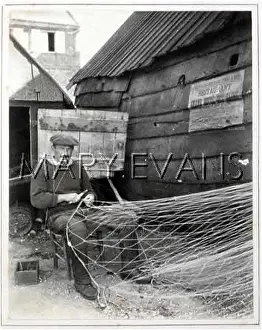 Mends: MENDING NET/FRANCE/1892