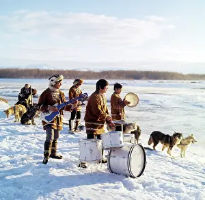Ensemble: Mengo Koryak folk ensemble, 1970