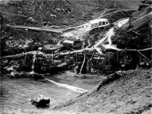 Merlins: MERLIN'S COVE, TINTAGEL