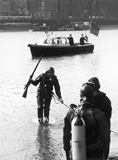 Recovering: Met Police Thames Division