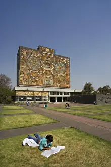 Reforma: Mexico City. Autonomous University