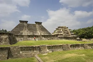 Ignacio: MEXICO. VERACRUZ. El Tajin. Estructure 5 and