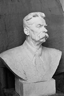 Maxim: M.Gorky monument