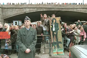 Numerous: Michael Jackson's fans, 1996