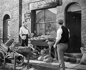 Greengrocer: Michael Redgrave - Man - Actor - Celebrity