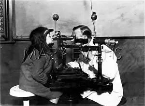 Opticians: MICROSCOPIC SLIT LAMP