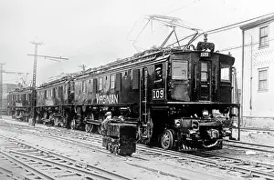 Midget: The Midget and the Leviathan, small and large railway engine
