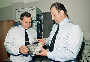 Inspecting: Mig-31 crash