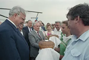 Stavropol: Mikhail Gorbachev and Helmut Kohl visiting Ivanovskoe