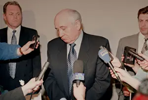 Kavashkin: Mikhail Gorbachev among journalists, 1996