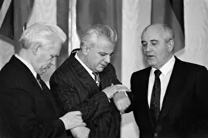 Operative: Mikhail Gorbachev, Leonid Kravchuk and Ivan Silaev