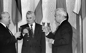 Operative: Mikhail Gorbachev, Leonid Kravchuk and Ivan Silaev