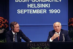 Kuwait: Mikhail Gorbachev meets with George HW Bush in