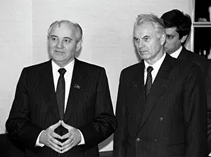 Modrow: Mikhail Gorbachev meets Hans Modrow, 1990