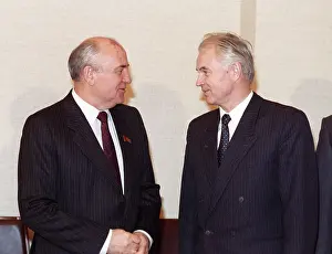 Modrow: Mikhail Gorbachev meets Hans Modrow, 1990