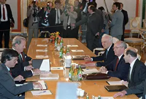 Sssr: Mikhail Gorbachev meets James Baker, 1989