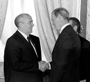 Sssr: Mikhail Gorbachev meets James Baker, 1990