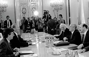 Sssr: Mikhail Gorbachev meets James Baker, 1990