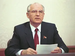 Lizunov: Mikhail Gorbachev during his New Year address, 1989