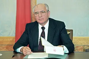 Resignation: Mikhail Gorbachev resigns, 1991