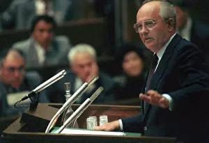 Lizunov: Mikhail Gorbachev at session of Supreme Soviet of USSR, 1991